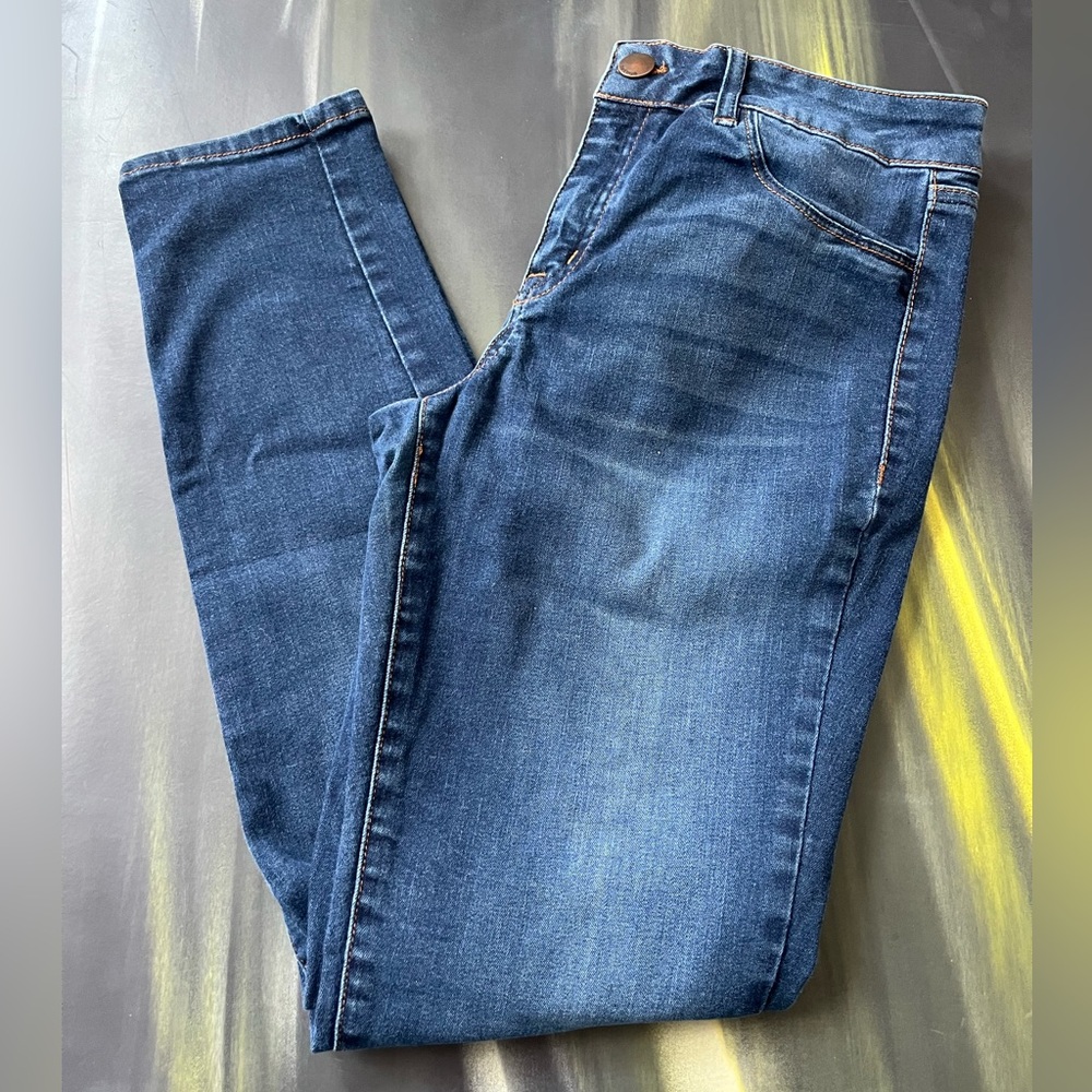 Refuge Jeans – Stylish & Comfy!